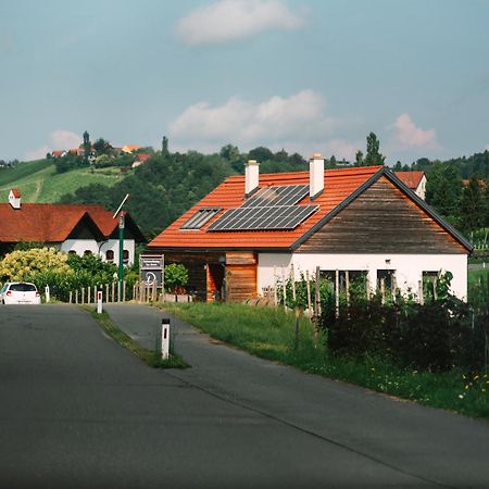 Weinstrassenapartment Fam. Dietrich Ratsch an der Weinstraße Eksteriør billede