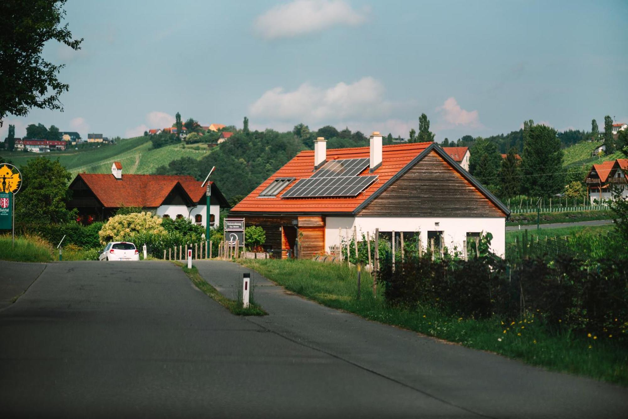 Weinstrassenapartment Fam. Dietrich Ratsch an der Weinstraße Eksteriør billede